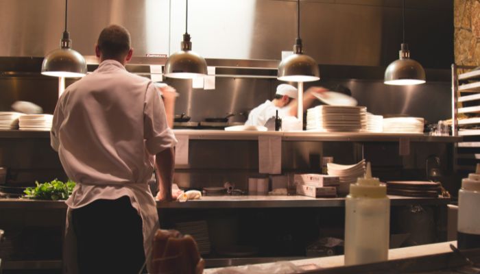 problemas en la cocina de un restaurante